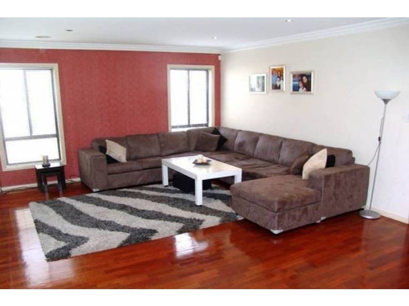 8 Chesterville Court, Roxburgh Park VIC 3064