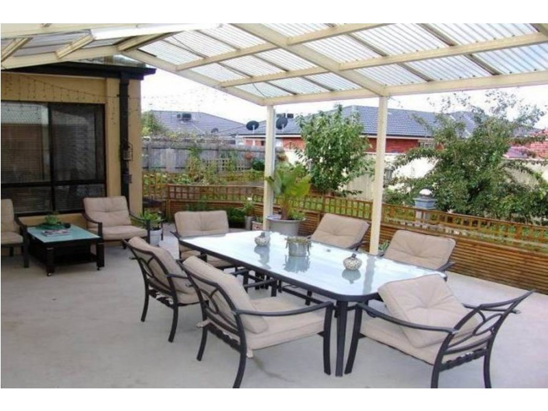 8 Chesterville Court, Roxburgh Park VIC 3064