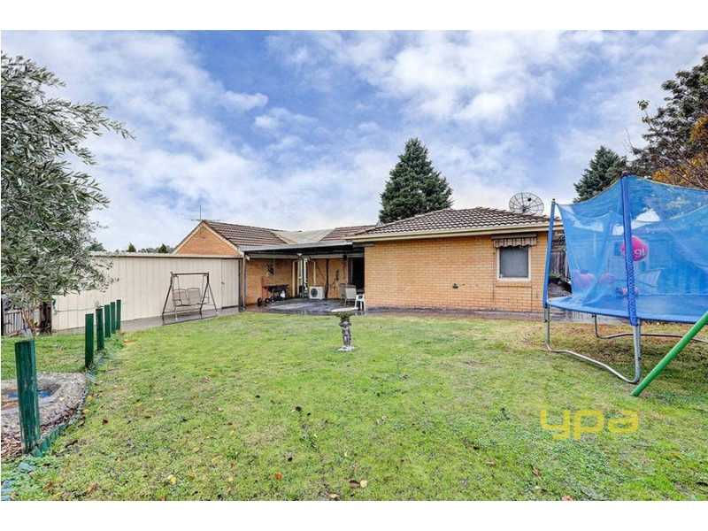 9 McNicol Close, Meadow Heights VIC 3048