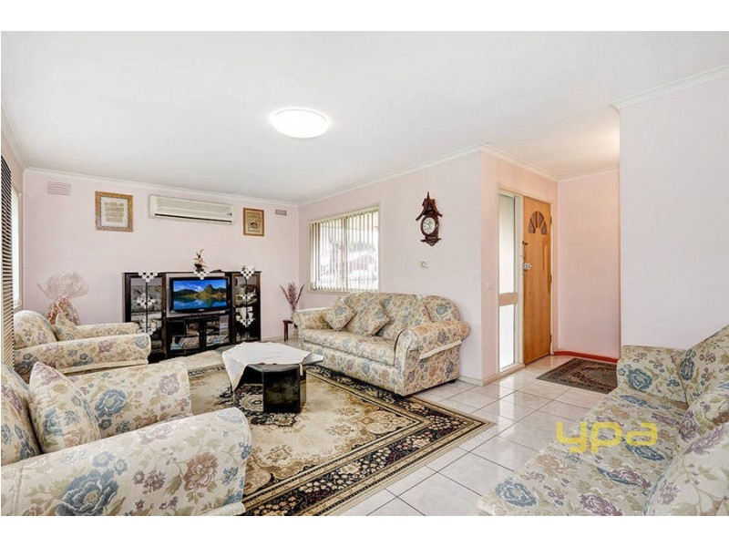 2 Dartmoor Court, Meadow Heights VIC 3048