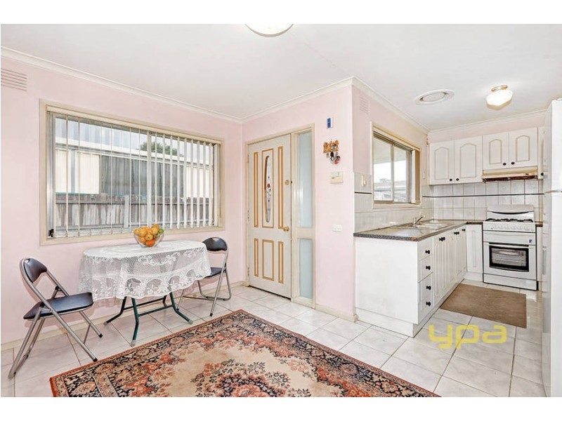 2 Dartmoor Court, Meadow Heights VIC 3048