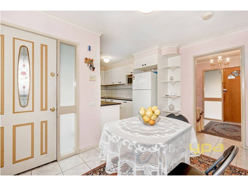 2 Dartmoor Court, Meadow Heights VIC 3048