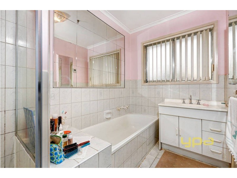 2 Dartmoor Court, Meadow Heights VIC 3048