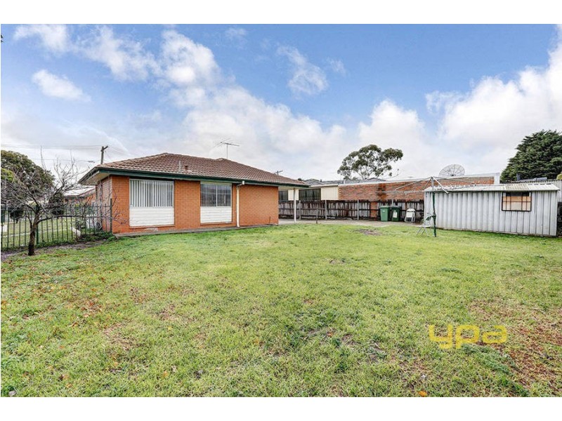 2 Dartmoor Court, Meadow Heights VIC 3048