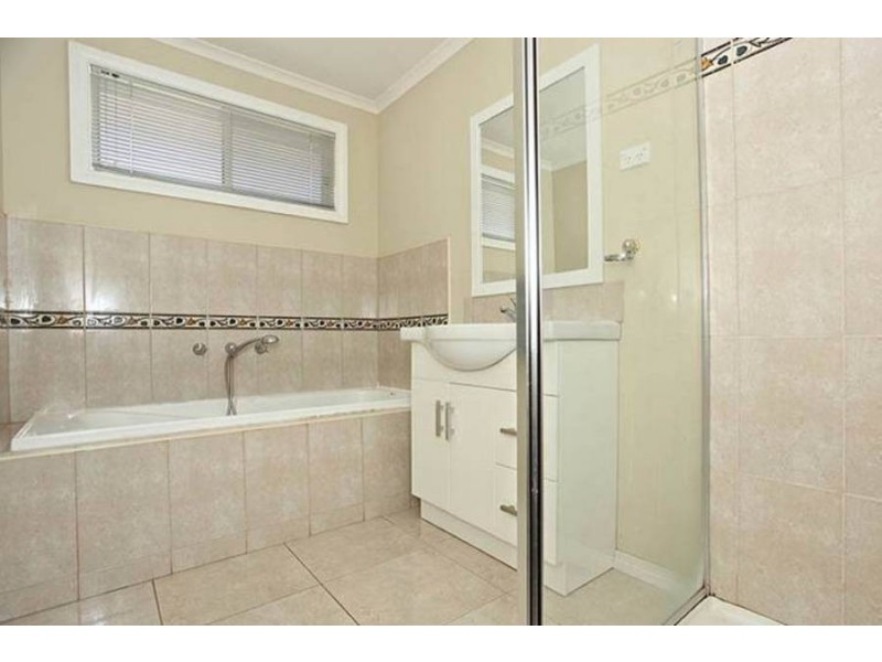 19/4-16 Melaleuca Drive, Meadow Heights VIC 3048