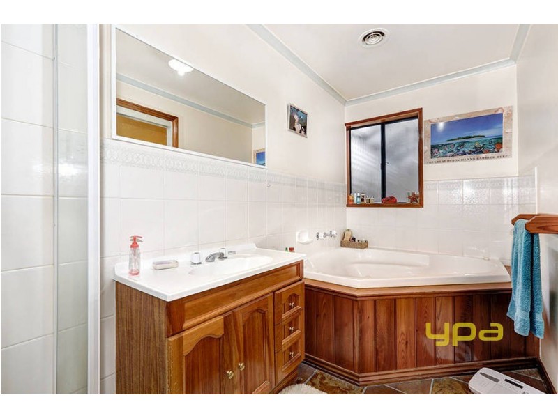 12 Morey Court, Roxburgh Park VIC 3064