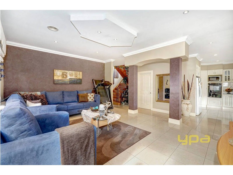 35 Masters Circuit, Roxburgh Park VIC 3064