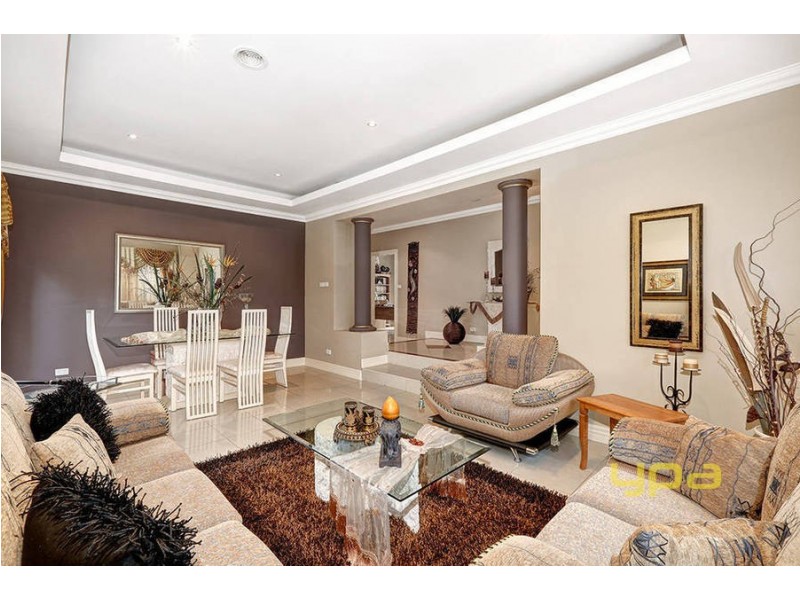 35 Masters Circuit, Roxburgh Park VIC 3064