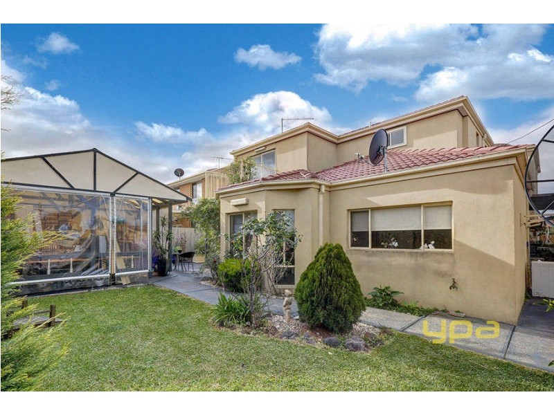 35 Masters Circuit, Roxburgh Park VIC 3064