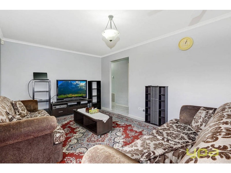 8 Rio Grande Drive, Roxburgh Park VIC 3064