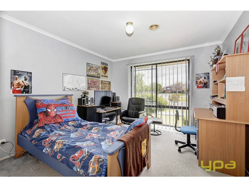 8 Rio Grande Drive, Roxburgh Park VIC 3064