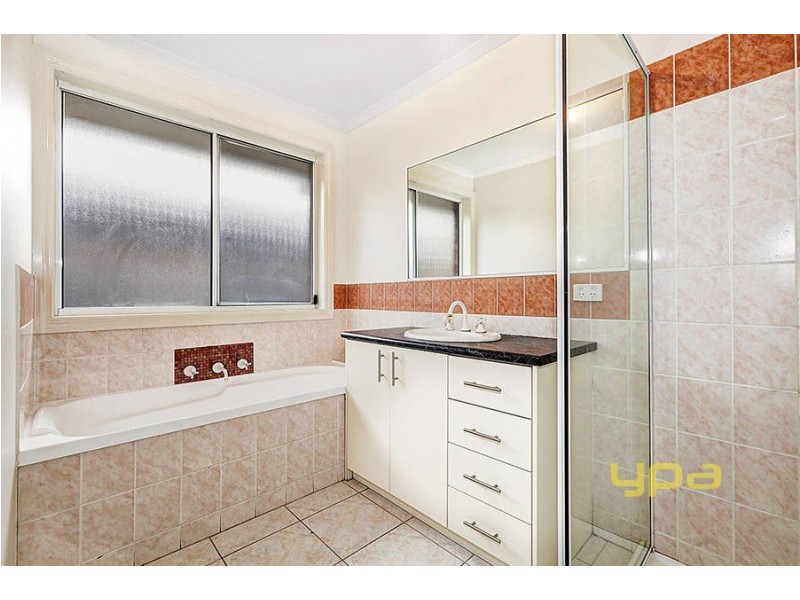 22 Honeysuckle Court, Meadow Heights VIC 3048