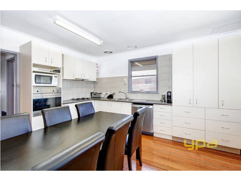 1  Guildford Avenue, Coolaroo VIC 3048