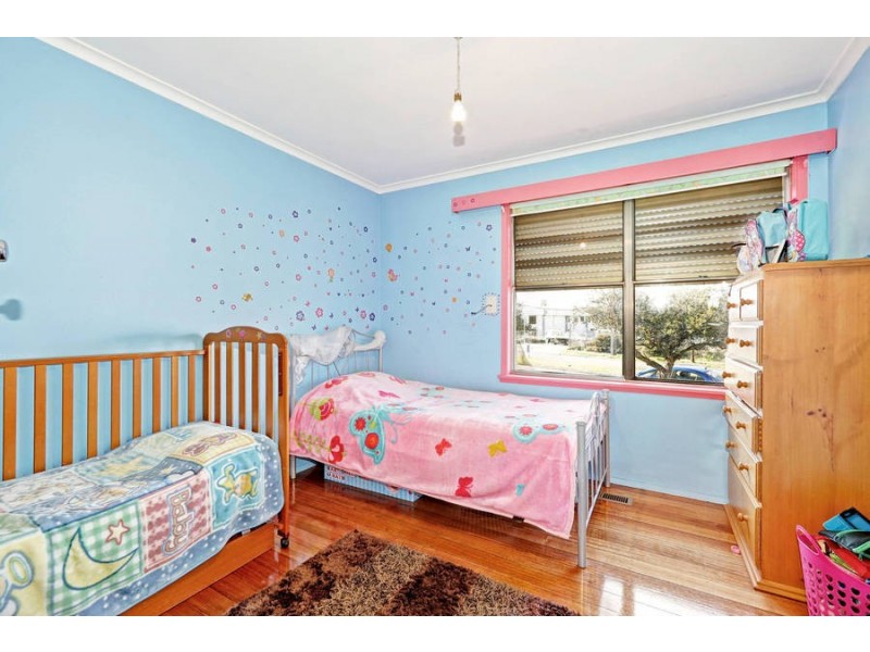 1  Guildford Avenue, Coolaroo VIC 3048