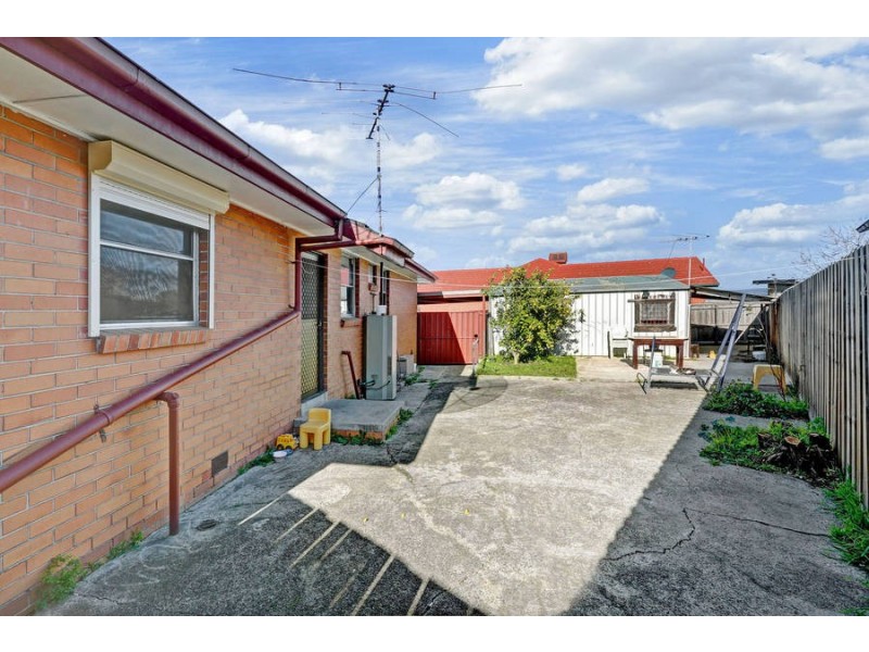 1  Guildford Avenue, Coolaroo VIC 3048