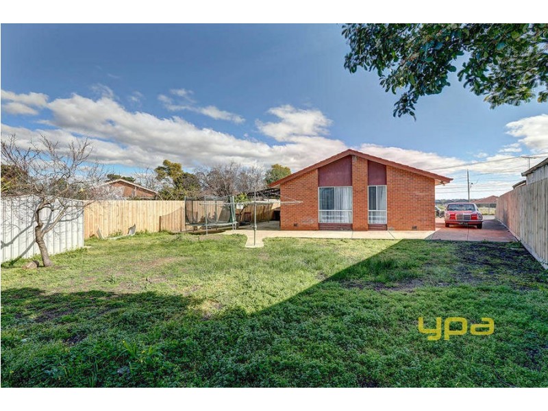 4 Kalimna Crescent, Coolaroo VIC 3048