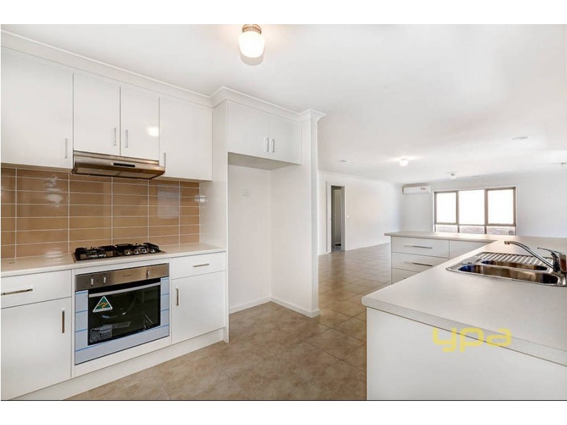 9  Broadway Street, Roxburgh Park VIC 3064