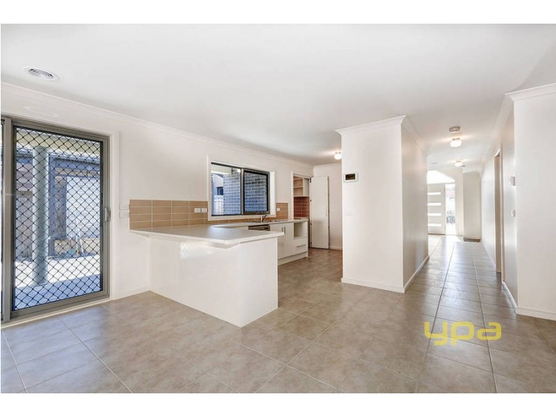 9  Broadway Street, Roxburgh Park VIC 3064