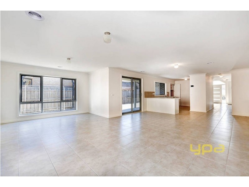 9  Broadway Street, Roxburgh Park VIC 3064