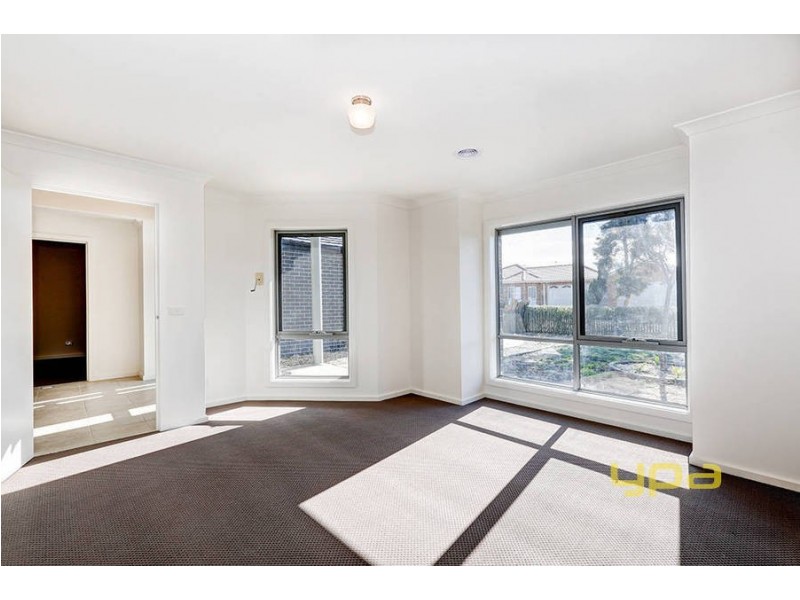 9  Broadway Street, Roxburgh Park VIC 3064