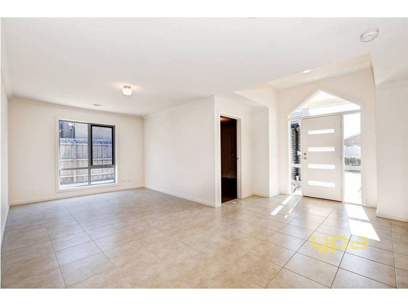 9  Broadway Street, Roxburgh Park VIC 3064