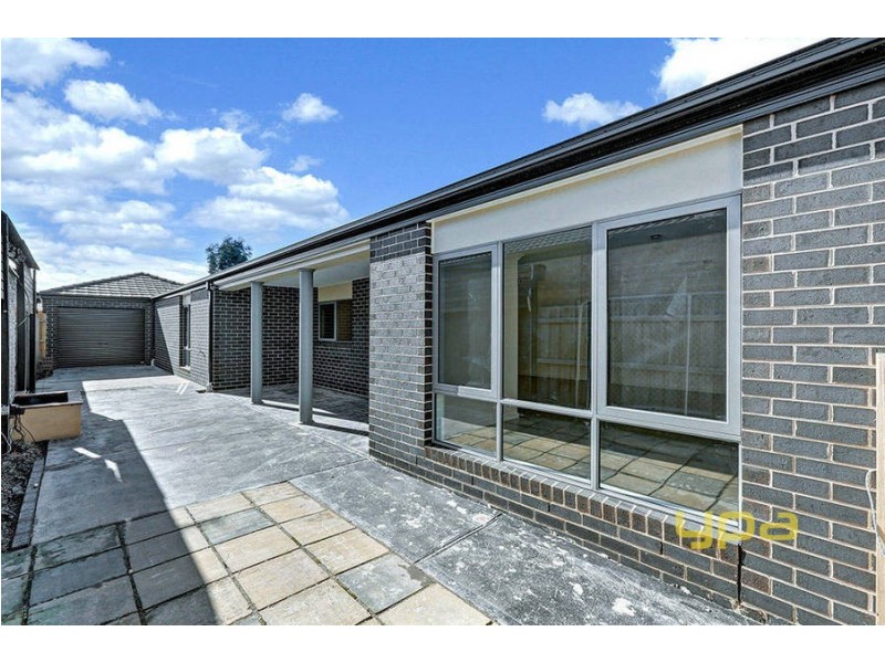 9  Broadway Street, Roxburgh Park VIC 3064