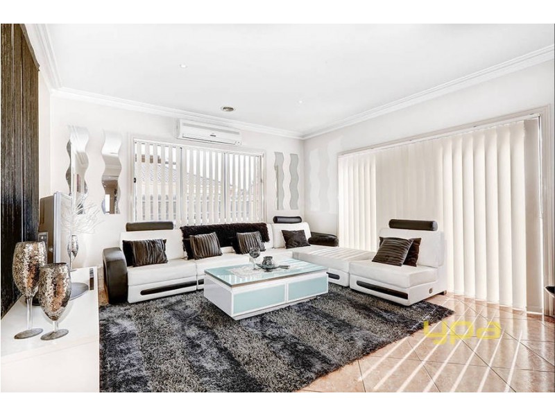 3 Brushwood Circuit, Roxburgh Park VIC 3064