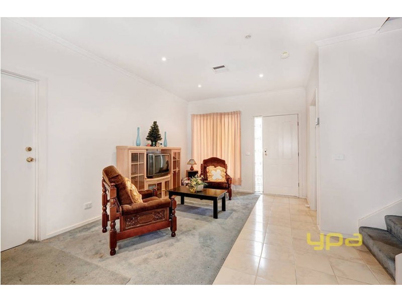 11 Flowerdale Crescent, Roxburgh Park VIC 3064