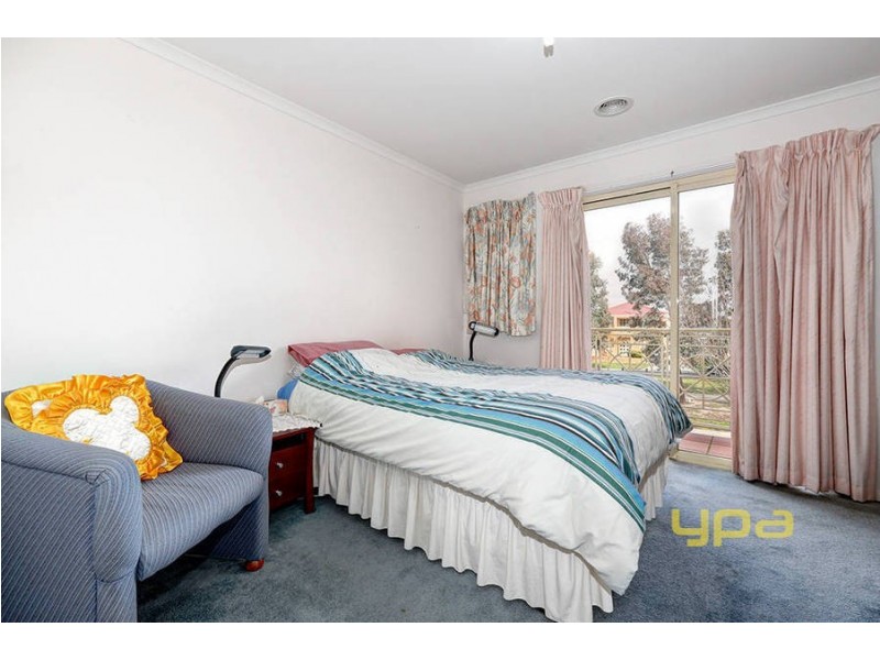 11 Flowerdale Crescent, Roxburgh Park VIC 3064