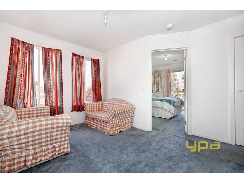 11 Flowerdale Crescent, Roxburgh Park VIC 3064