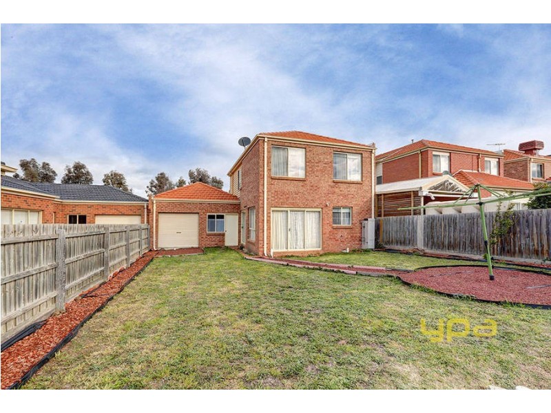 11 Flowerdale Crescent, Roxburgh Park VIC 3064