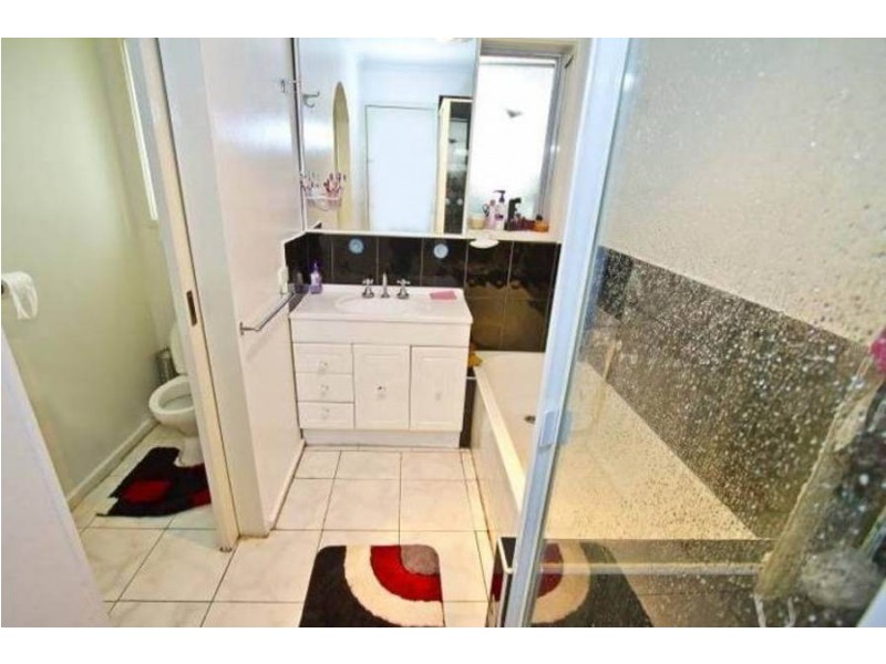 4 Dartmoor Court, Meadow Heights VIC 3048