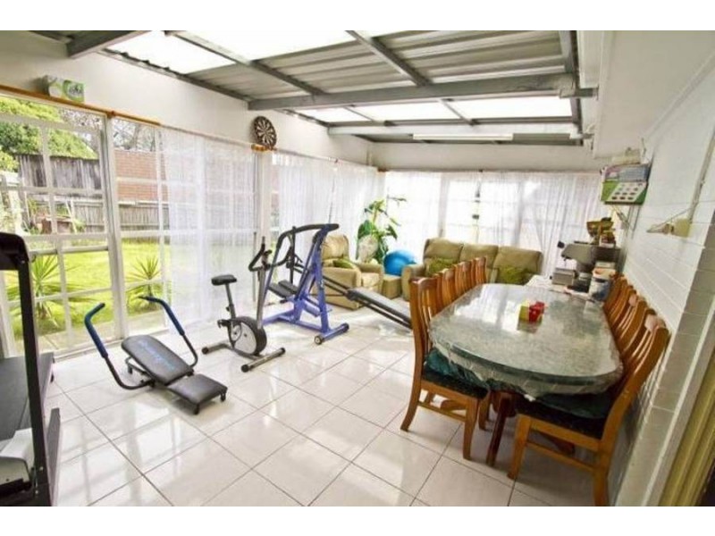 4 Dartmoor Court, Meadow Heights VIC 3048