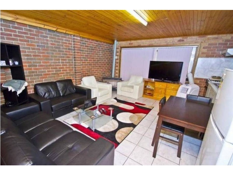 4 Dartmoor Court, Meadow Heights VIC 3048