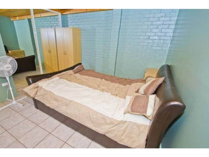 4 Dartmoor Court, Meadow Heights VIC 3048