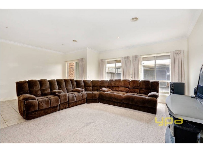 19 Grenville Terrace, Roxburgh Park VIC 3064