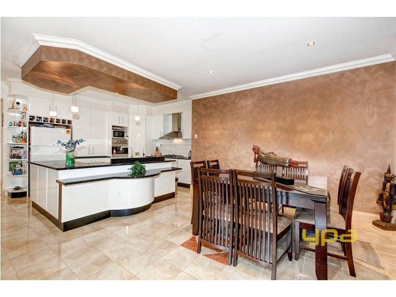 14 Coronet Avenue, Roxburgh Park VIC 3064