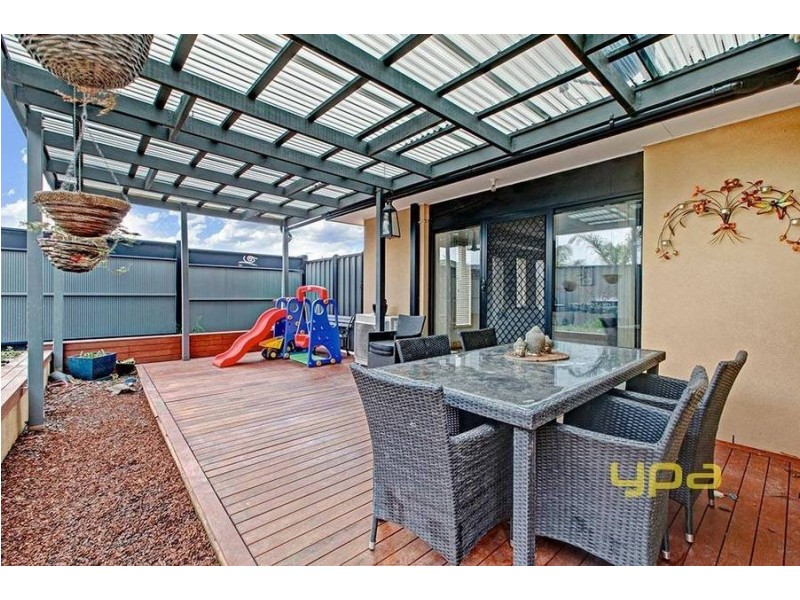 14 Coronet Avenue, Roxburgh Park VIC 3064