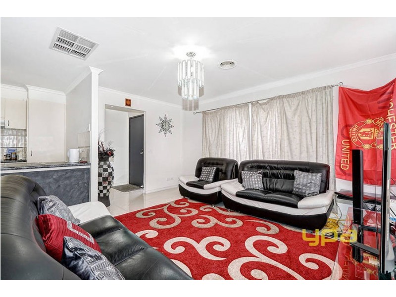 14 Lachlan Crescent, Roxburgh Park VIC 3064