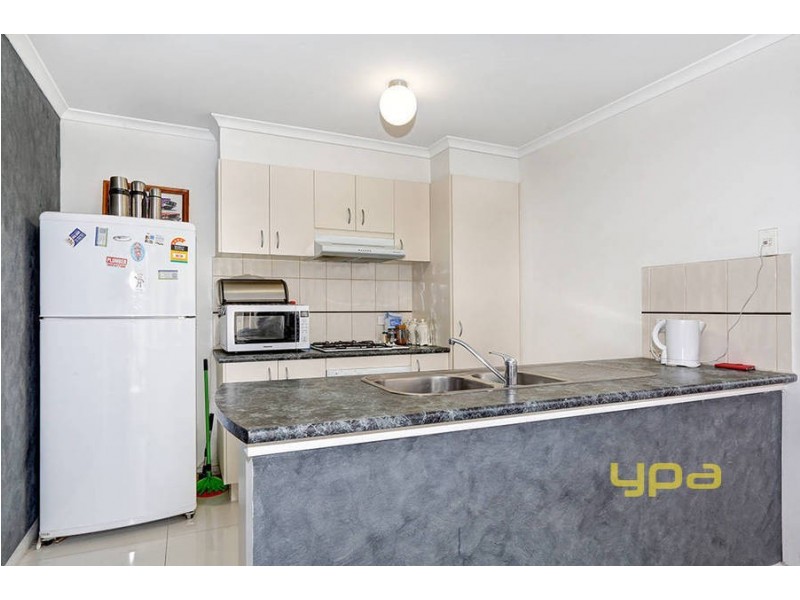 14 Lachlan Crescent, Roxburgh Park VIC 3064