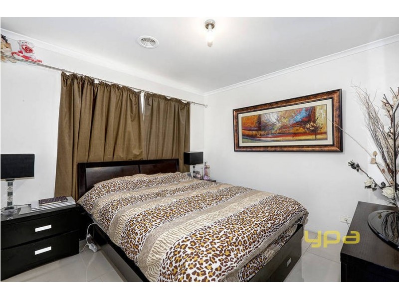 14 Lachlan Crescent, Roxburgh Park VIC 3064