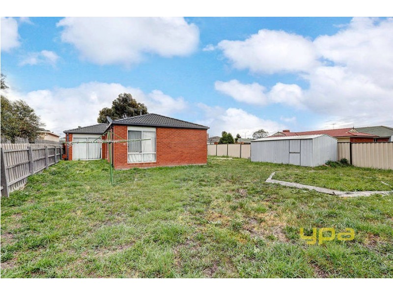 14 Lachlan Crescent, Roxburgh Park VIC 3064