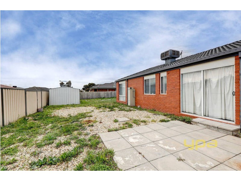 14 Lachlan Crescent, Roxburgh Park VIC 3064