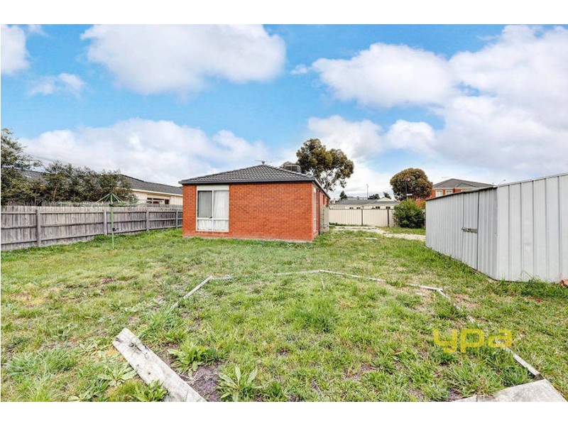 14 Lachlan Crescent, Roxburgh Park VIC 3064