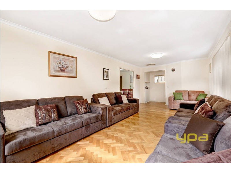 8 Wattle Close, Meadow Heights VIC 3048