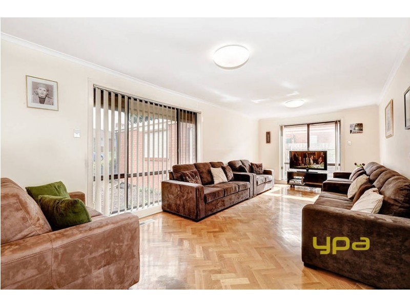 8 Wattle Close, Meadow Heights VIC 3048