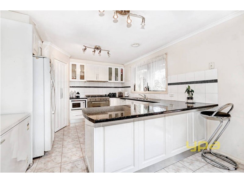 36 Lincolne Crescent, Roxburgh Park VIC 3064