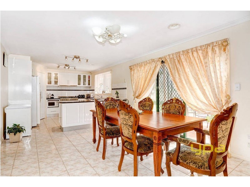 36 Lincolne Crescent, Roxburgh Park VIC 3064