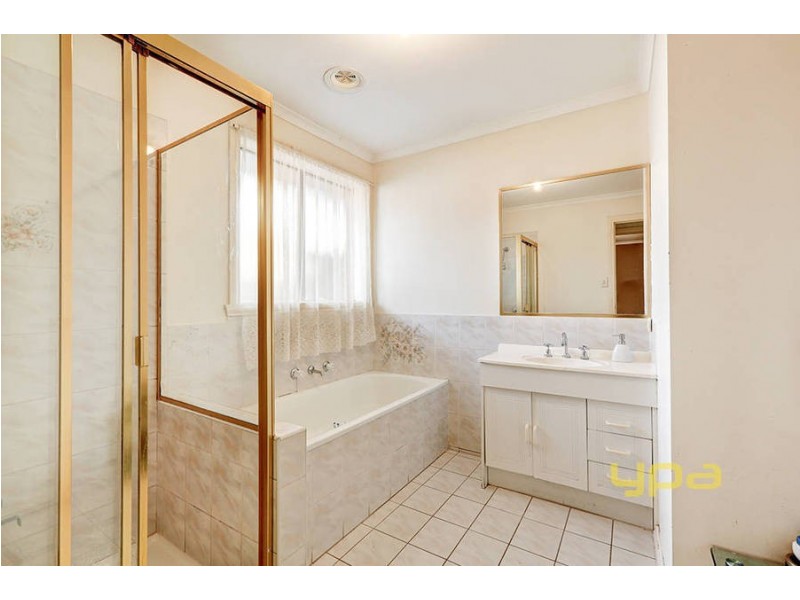 36 Lincolne Crescent, Roxburgh Park VIC 3064