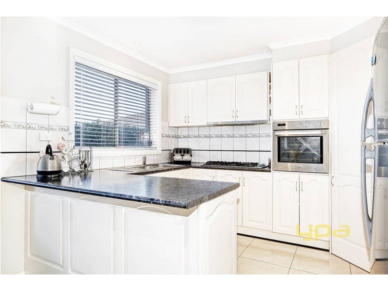 13 Athol Avenue, Roxburgh Park VIC 3064